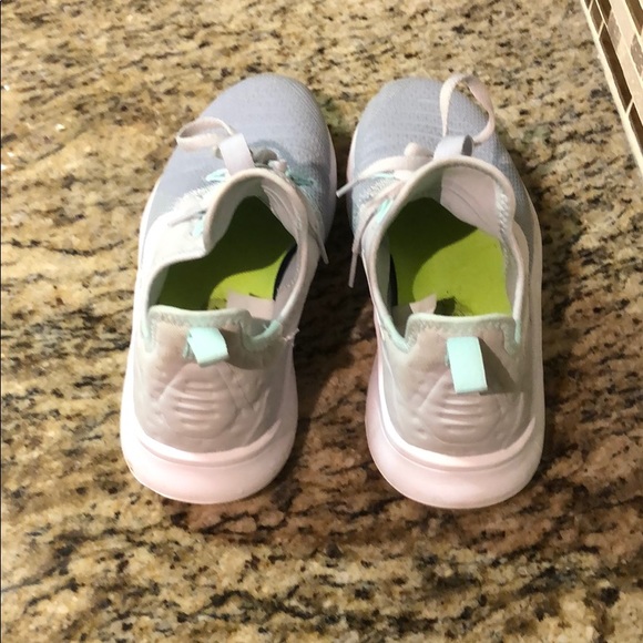Nike free TR  size 8 - Picture 3 of 3